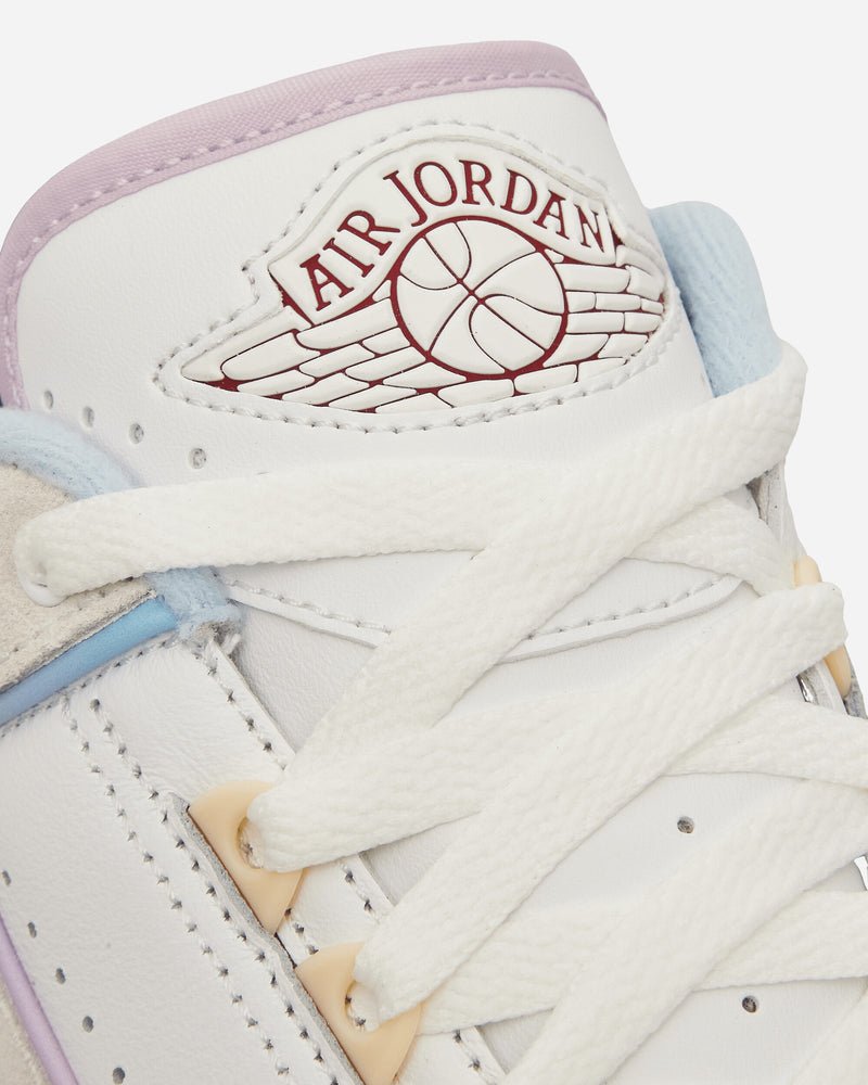 Nike Jordan Wmns Air Jordan 2 Retro Low Summit White/Varsity Red Sneakers Low DX4401-146